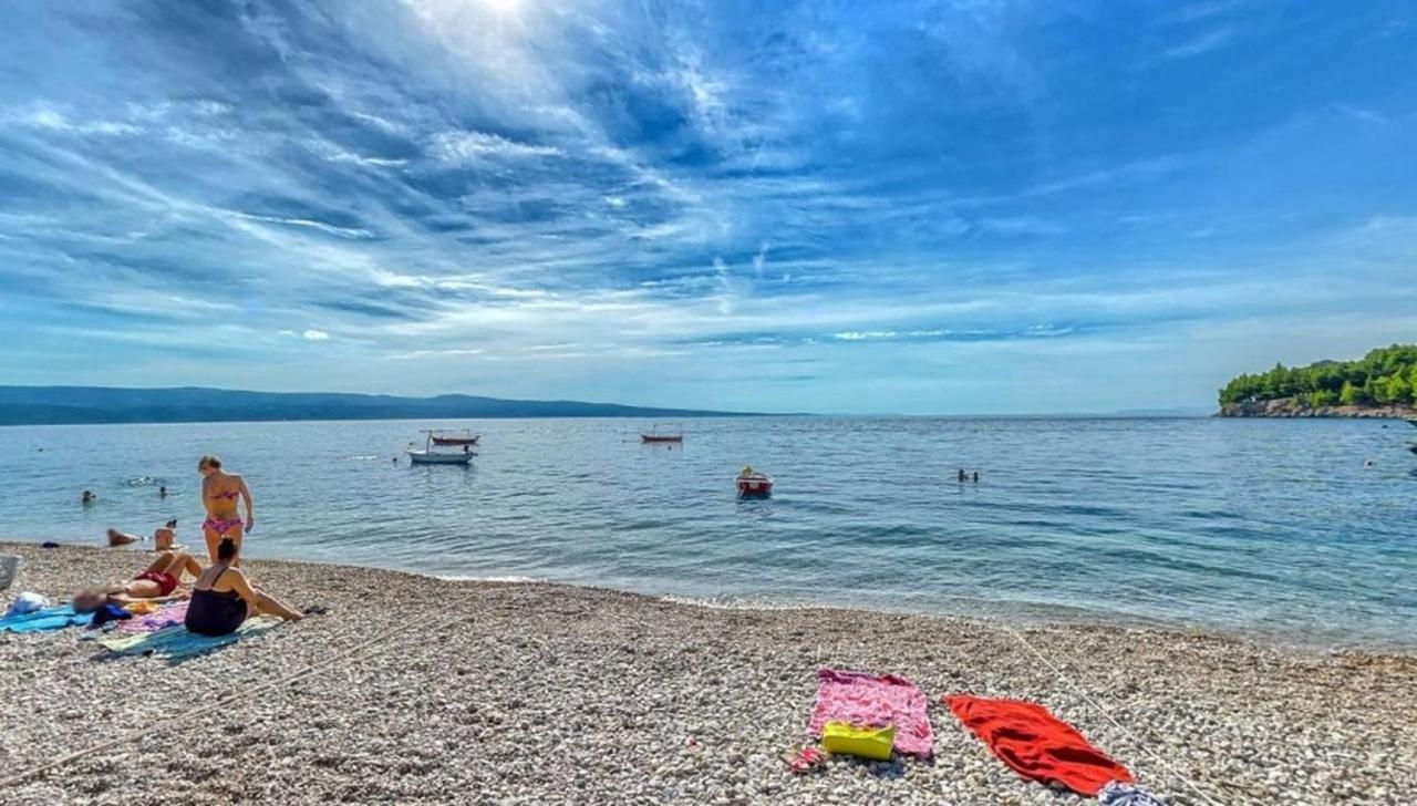 Adriatic Beach Suites Omiš Esterno foto