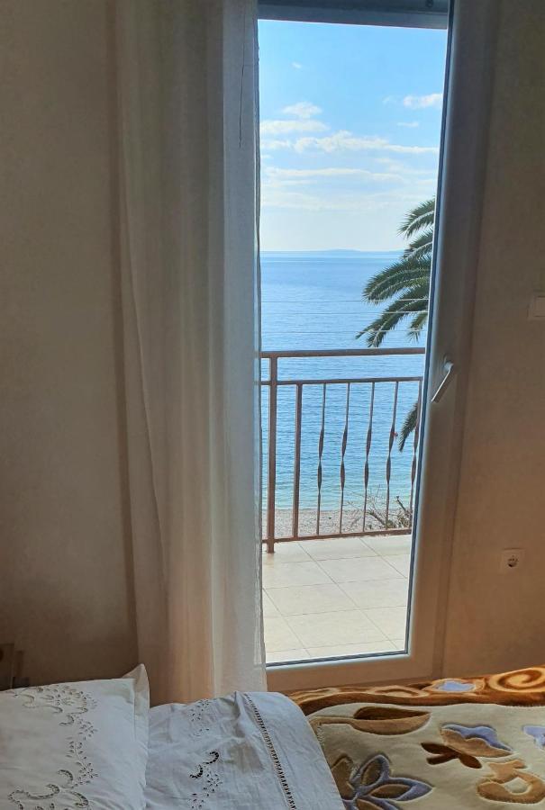 Adriatic Beach Suites Omiš Esterno foto