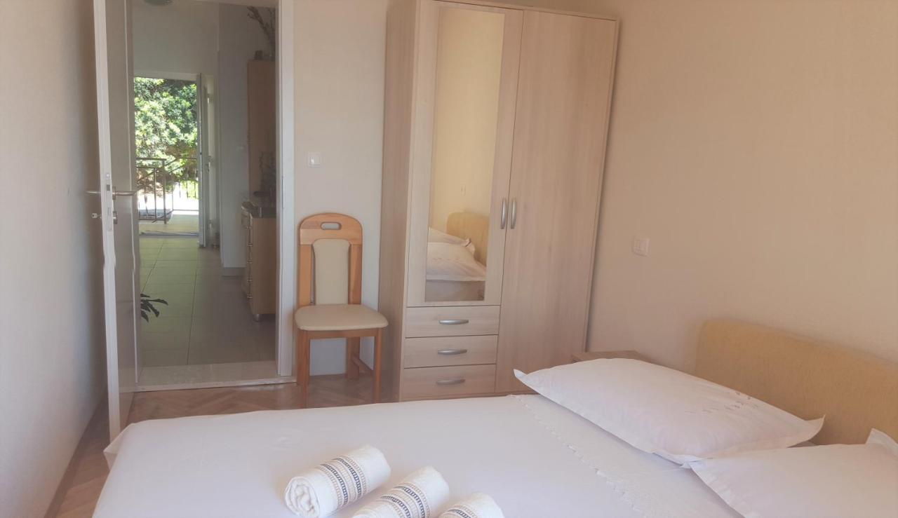 Adriatic Beach Suites Omiš Esterno foto