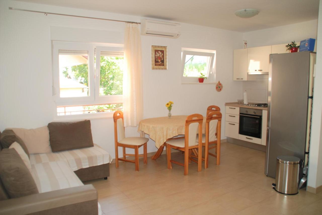 Adriatic Beach Suites Omiš Esterno foto