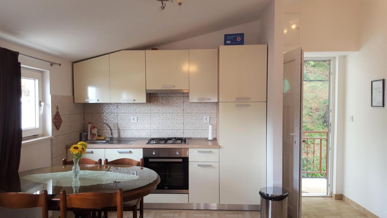 Adriatic Beach Suites Omiš Esterno foto