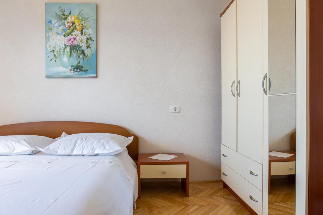 Adriatic Beach Suites Omiš Esterno foto