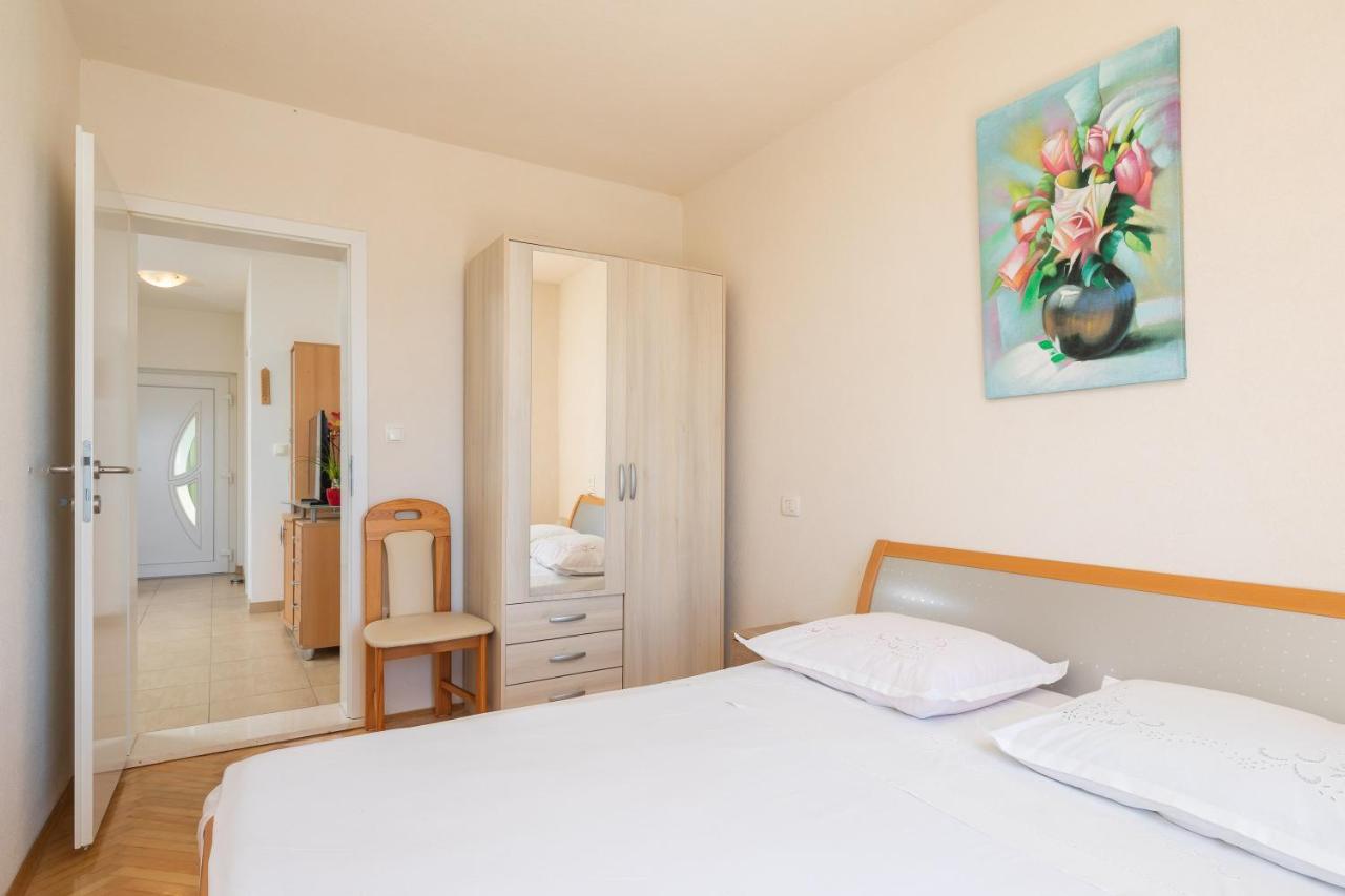 Adriatic Beach Suites Omiš Esterno foto