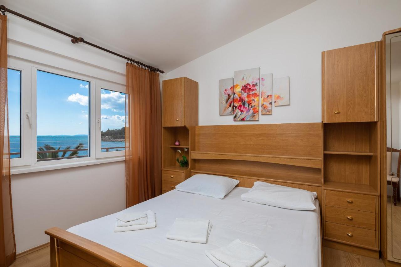 Adriatic Beach Suites Omiš Esterno foto