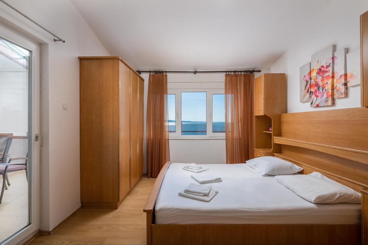 Adriatic Beach Suites Omiš Esterno foto