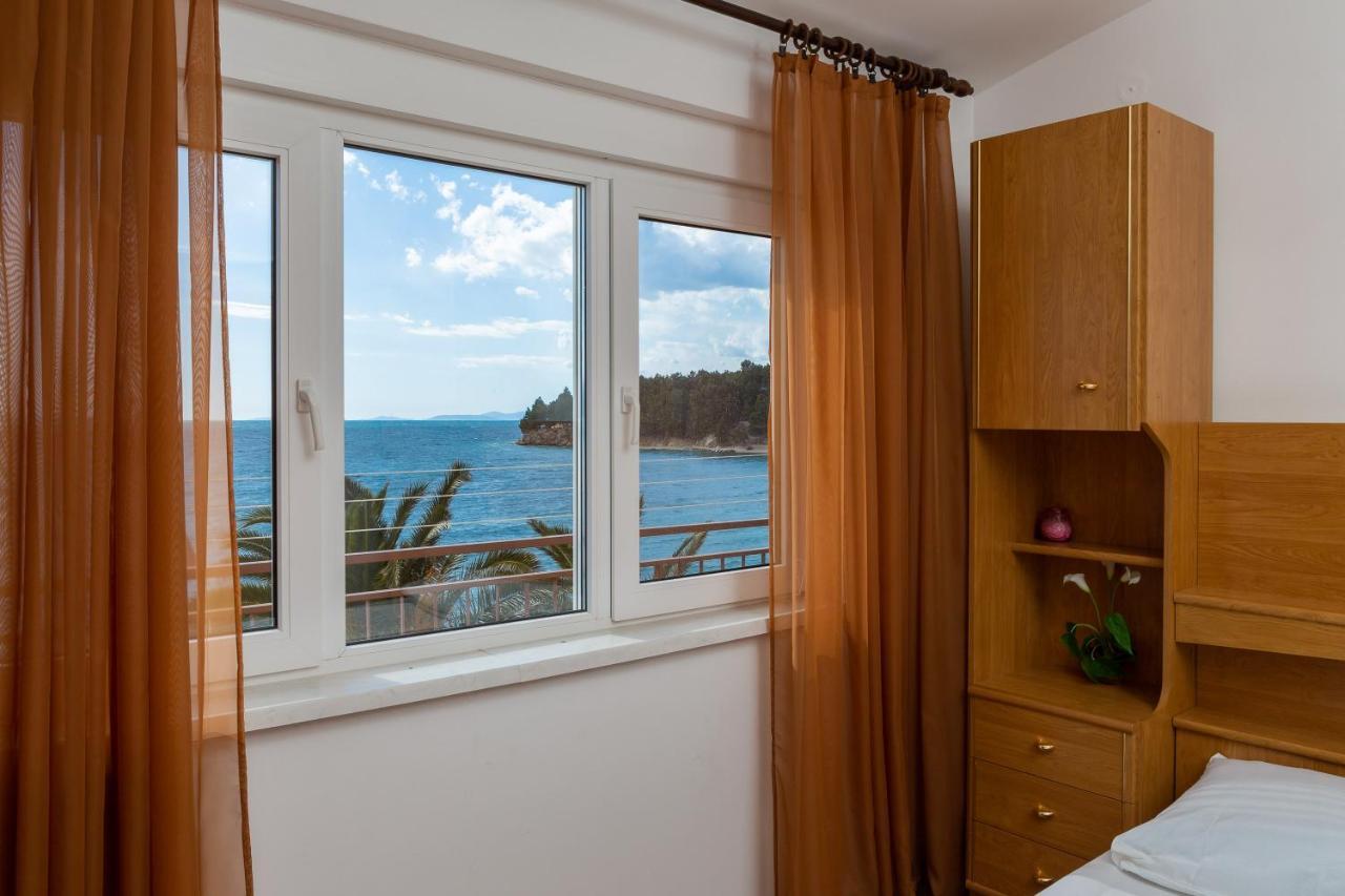 Adriatic Beach Suites Omiš Esterno foto
