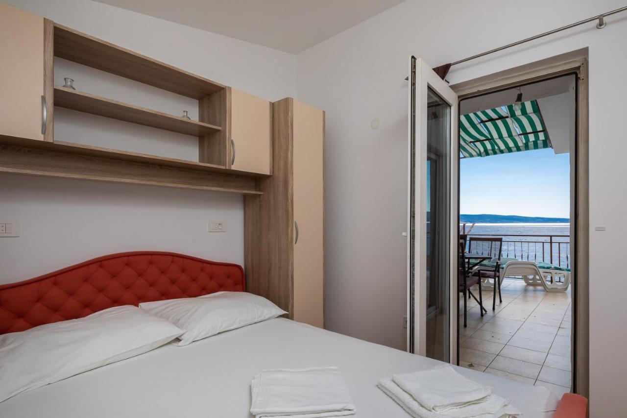 Adriatic Beach Suites Omiš Esterno foto